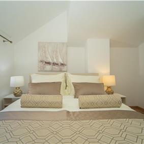 6 Bedroom Beachfront Villa with Heated Pool near Vela Luka on Korcula Island, Sleep 12